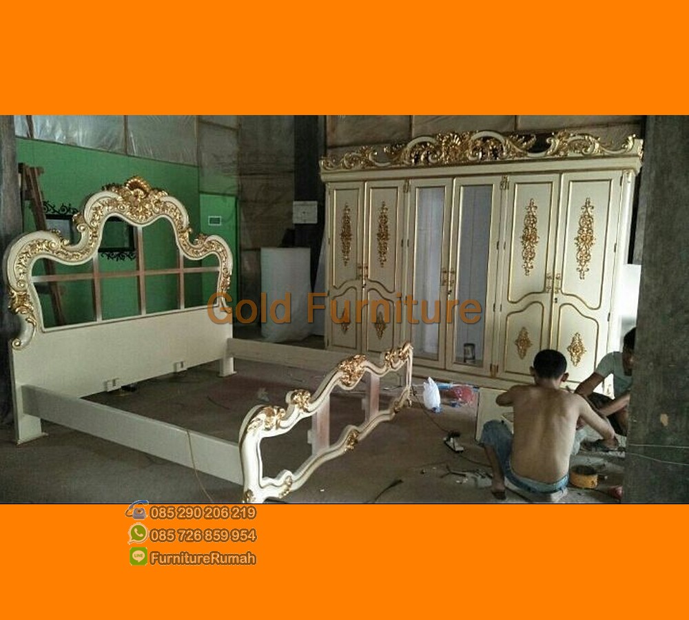 Desain Set Kamar Tidur Duco Putih Kombinasi Gold Furniture FK KS 125